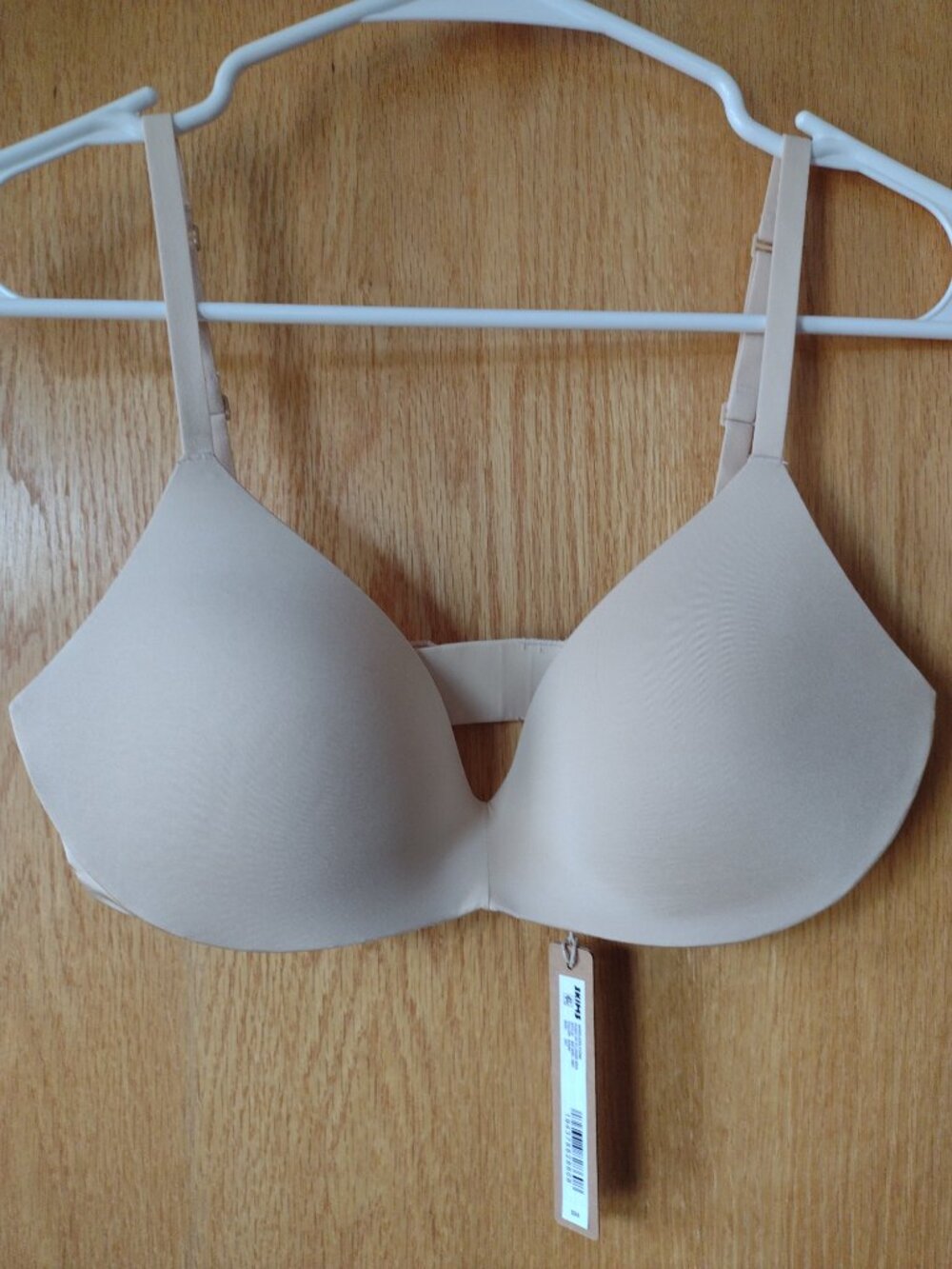 SKIMS Wireless Form Push-up Plunge Bra Size 32C
